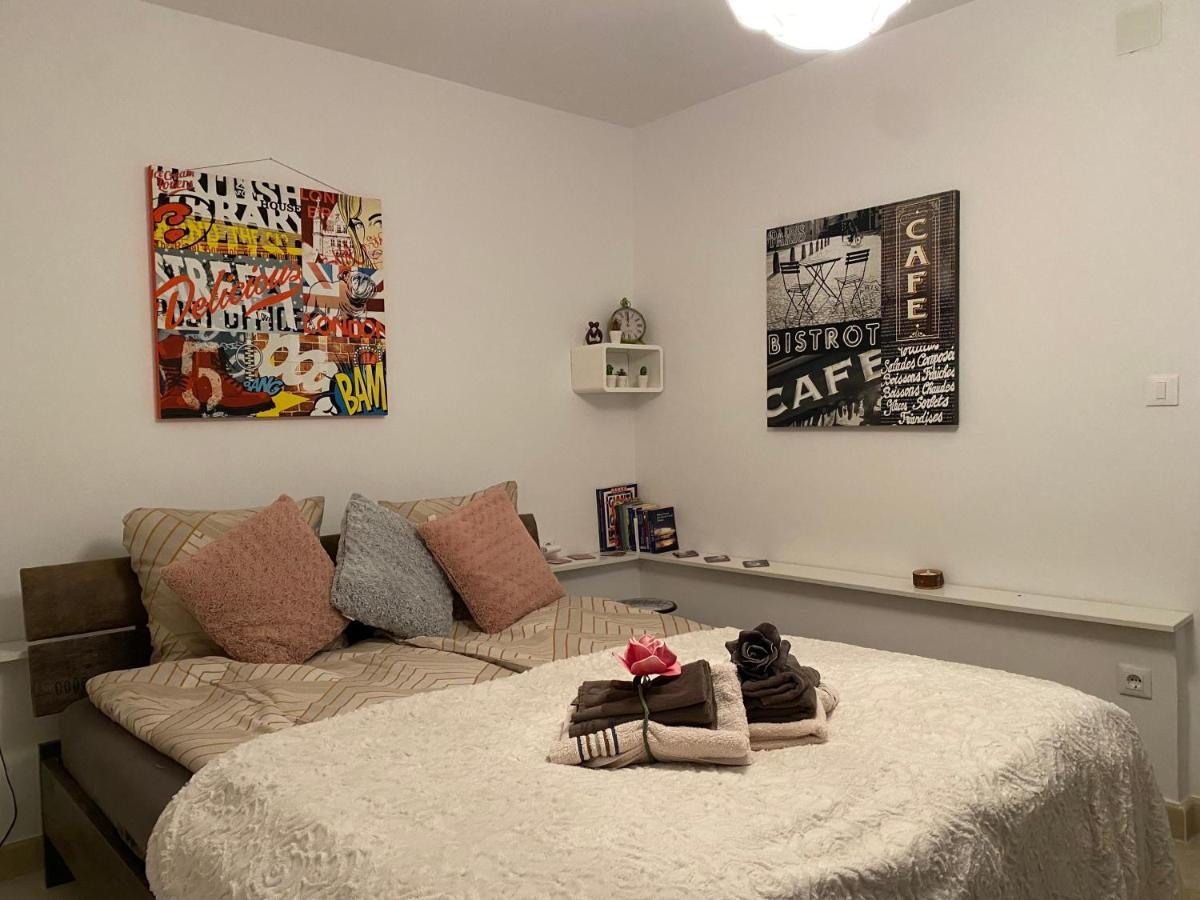 Apartment Paris Njivice Εξωτερικό φωτογραφία
