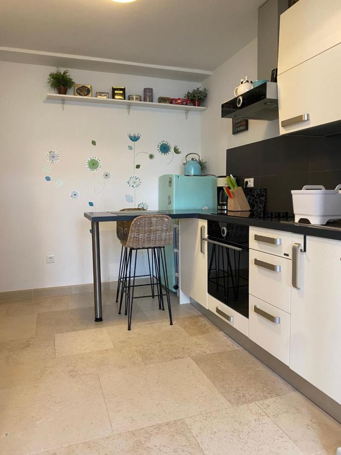Apartment Paris Njivice Εξωτερικό φωτογραφία